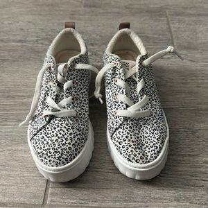 Girls Roxy no tie sneakers size size 2